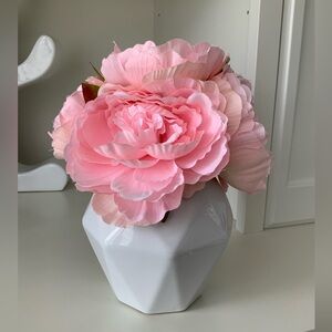 Artificial Plant Bouquet Pink Flower Arrangement with Ceramic Base Spring Decor